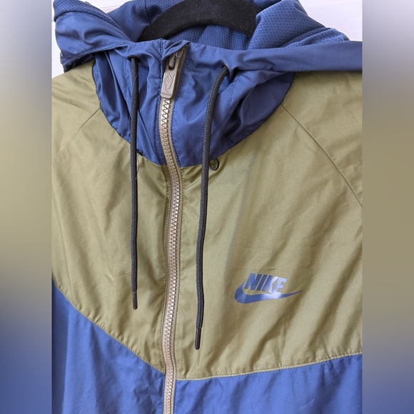 Men's Nike Windrunner Jacket (Olive & Green) - Picture 3 of 7